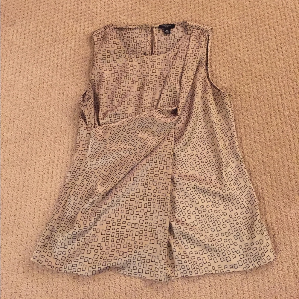 Gold geometric top